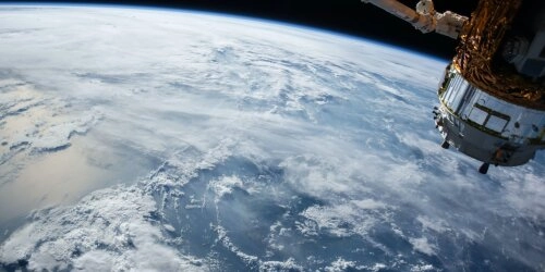 Weltraumverschmutzung: Wo wird eigentlich ein Satellit begraben?