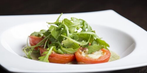 Salmonellen im Rucola? Akutes Risiko für Deutschland & Österreich