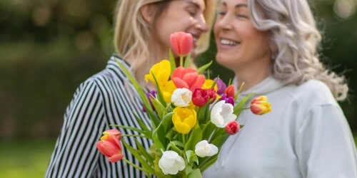 Grüner schenken: Umweltfreundliche Blumen zum Muttertag