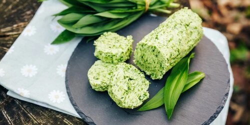 Kräuterbutter mit nur 3 Zutaten – einfach, schnell & vegan